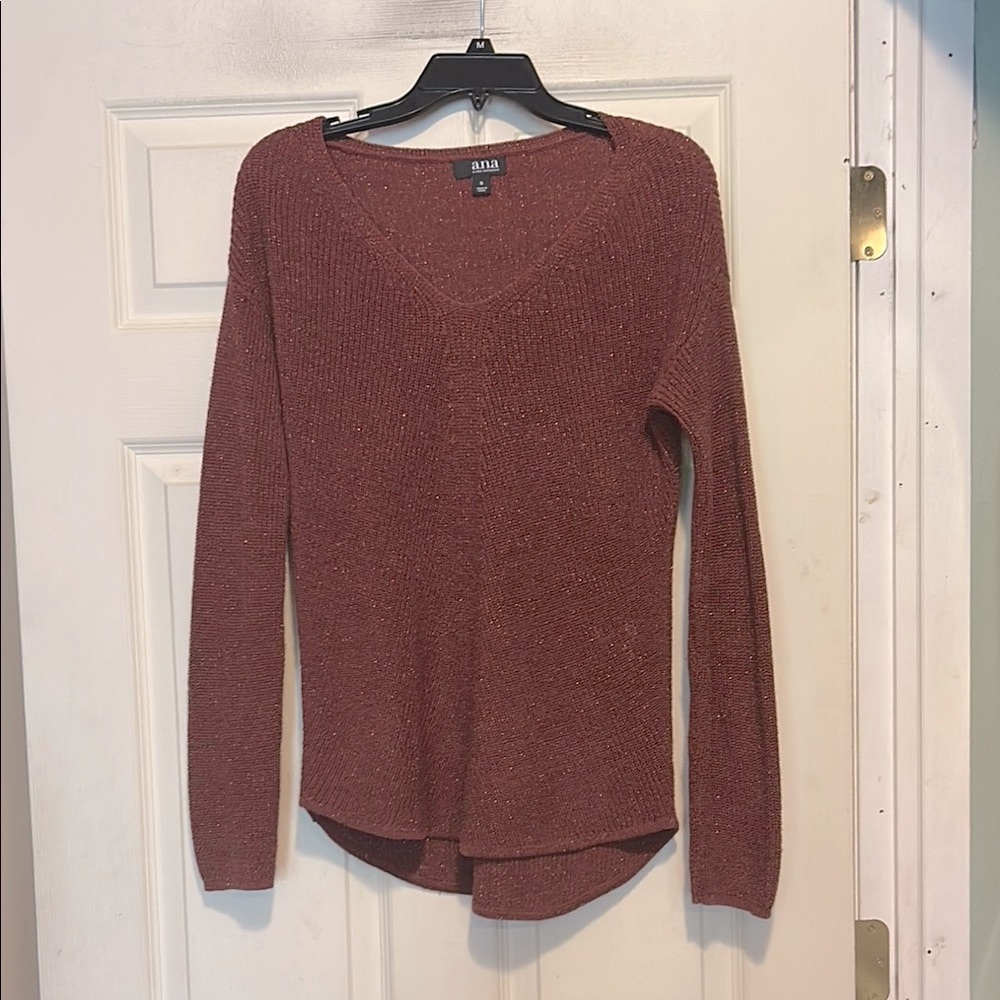 a.n.a. V-Neck Sweater In Deep Rust with Metallic Thread and Scoop Hem Size Small
